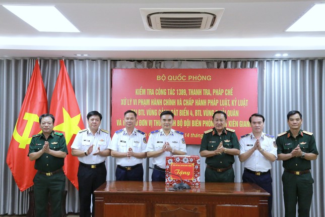 Thứ trưởng Bộ Quốc phòng yêu cầu xử lý dứt điểm vấn nạn ma túy tại các đảo phía Tây Nam ảnh 4