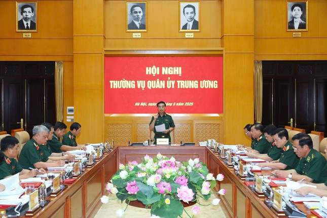 Quân ủy Trung ương thảo luận nhiều nội dung quan trọng về quân sự, quốc phòng ảnh 1