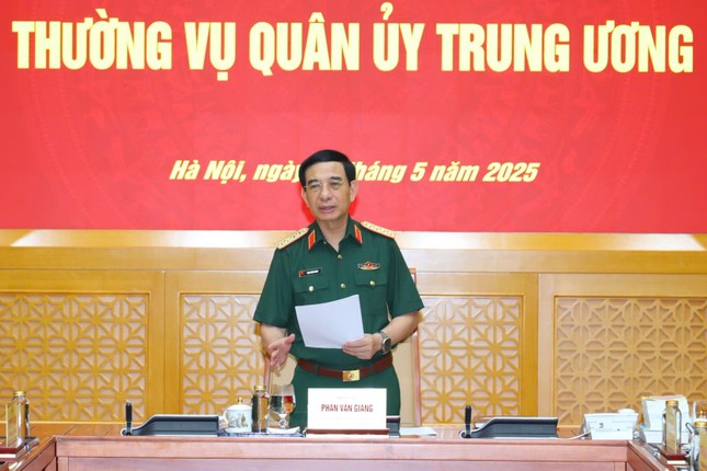 Quân ủy Trung ương thảo luận nhiều nội dung quan trọng về quân sự, quốc phòng ảnh 2