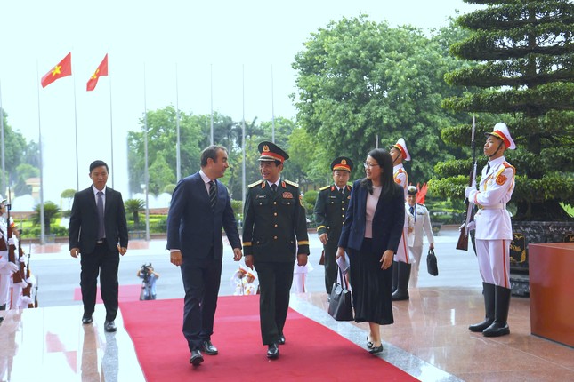 Đại tướng Phan Văn Giang: Hợp tác quốc phòng Việt - Pháp còn nhiều tiềm năng ảnh 2