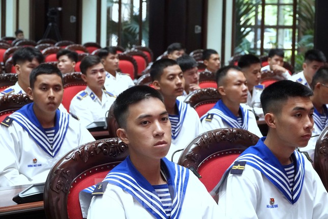 Quân đội đóng góp hơn 415 nghìn ý kiến góp ý sửa đổi, bổ sung Hiến pháp ảnh 12