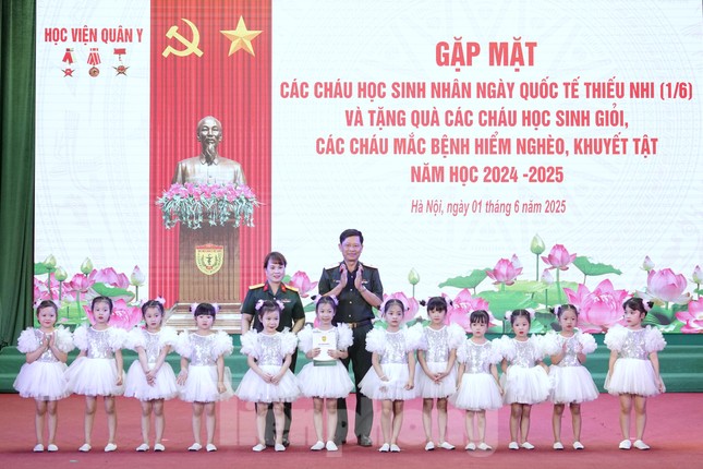 Học viện Quân y tôn vinh 131 học sinh xuất sắc tiêu biểu ảnh 5