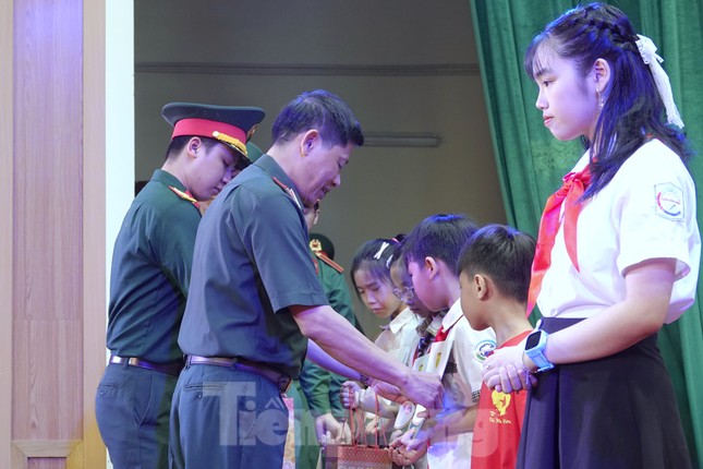 Học viện Quân y tôn vinh 131 học sinh xuất sắc tiêu biểu ảnh 6