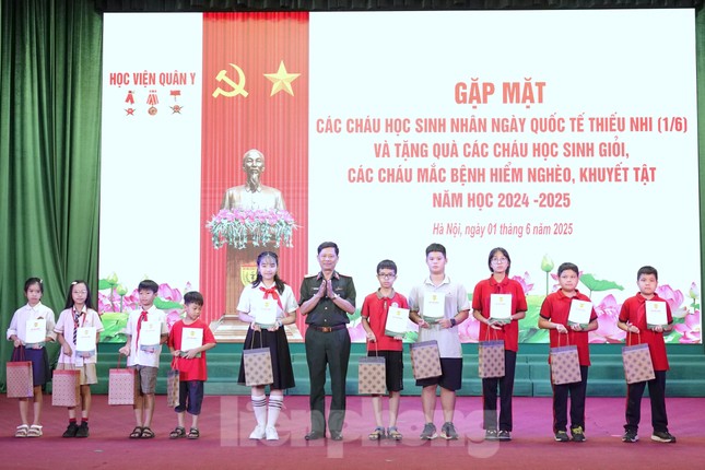 Học viện Quân y tôn vinh 131 học sinh xuất sắc tiêu biểu ảnh 7