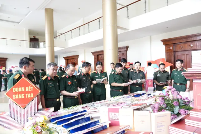 Thiếu tướng Nguyễn Bá Hùng: Uốn nắn những tư tưởng, biểu hiện lệch lạc ảnh 1