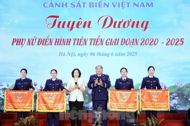 Nhiều 'bóng hồng' Cảnh sát biển lập thành tích xuất sắc ảnh 9