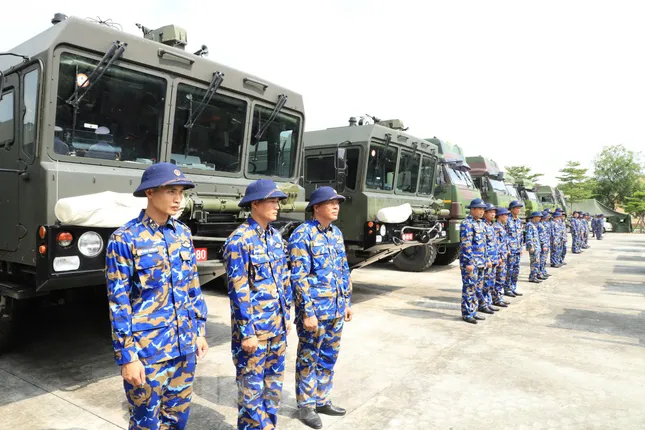Quân đội kiểm tra công tác đảm bảo cho phương tiện, khí tài thực hiện nhiệm vụ A80 ảnh 5