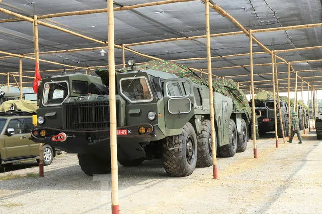 Quân đội kiểm tra công tác đảm bảo cho phương tiện, khí tài thực hiện nhiệm vụ A80 ảnh 10