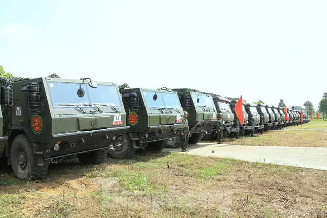 Quân đội kiểm tra công tác đảm bảo cho phương tiện, khí tài thực hiện nhiệm vụ A80 ảnh 7