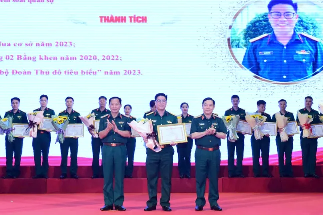 Người lính bảo vệ Thủ đô vượt khó, tiên phong ảnh 1