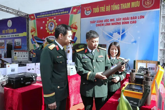 Thủ tướng và Bộ Quốc phòng khen thưởng hơn 500 tập thể, cá nhân trong Quân đội ảnh 6