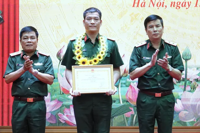 Trung tướng Đỗ Văn Thiện: Nhiều công trình sáng tạo trẻ có tính ứng dụng cao ảnh 9