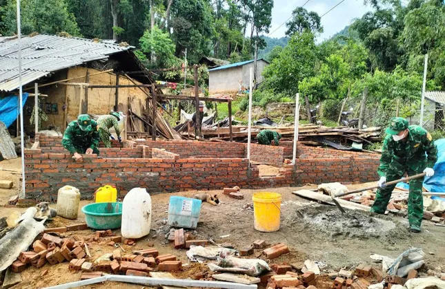 Quân đội quyết tâm hoàn thành mục tiêu xóa nhà tạm, nhà dột nát trước 31/8 ảnh 4