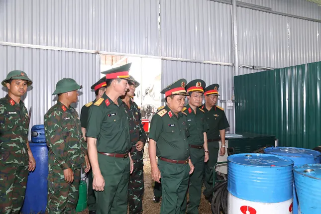 Đảm bảo sức khỏe bộ đội và vũ khí trang bị cho nhiệm vụ A80 ảnh 1