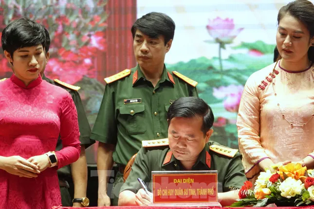 Bàn giao 30 Ban Chỉ huy Bộ đội Biên phòng về Bộ Chỉ huy quân sự cấp tỉnh ảnh 10