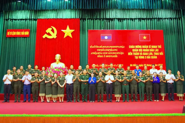 Sĩ quan trẻ Quân đội Lào giao lưu tại nhiều đơn vị Quân đội Việt Nam ảnh 10