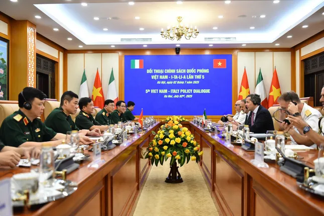 Sẵn sàng tiếp nhận quân nhân Italy sang Việt Nam học tại hai học viện quân sự ảnh 4