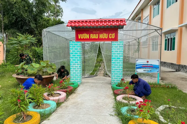 Tuổi trẻ Quân khu 9 gieo mầm xanh, lan tỏa sống đẹp ở miền Tây ảnh 7