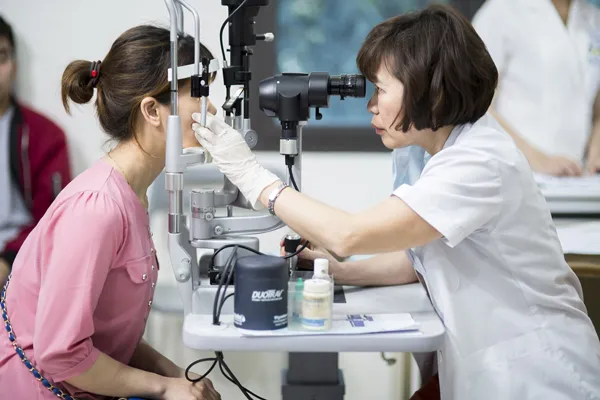 Khám mắt theo quy chuẩn Quốc tế ảnh 1