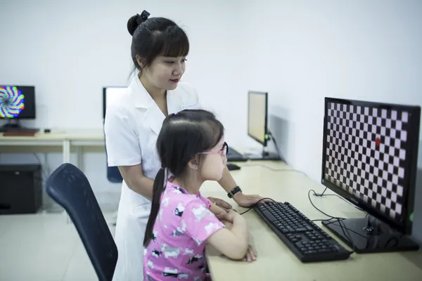 Khám mắt theo quy chuẩn Quốc tế ảnh 2