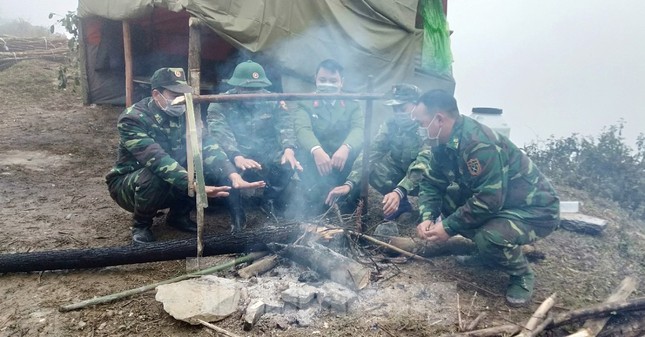 Gian truân giám sát lao động từ Trung Quốc về nước qua đường mòn ảnh 4