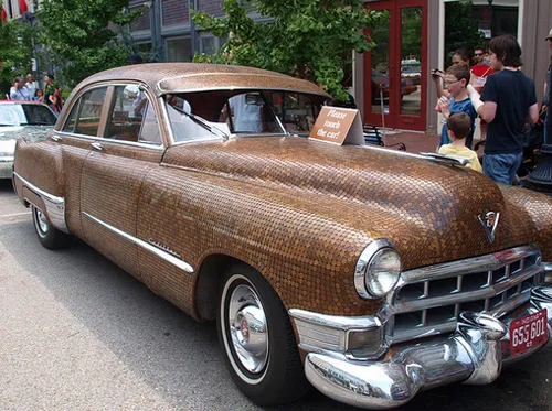 Xế cổ Cadillac gắn toàn tiền xu ảnh 7