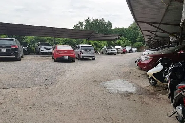 Chủ tịch Hà Nội 'lệnh' làm rõ vi phạm bãi xe lậu ôm 10.000m2 đất vàng ảnh 3