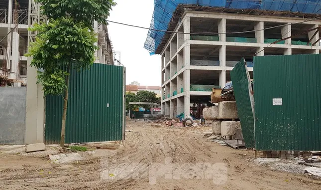 Cận cảnh chung cư xây sắp xong chưa nghiệm thu móng, mở bán rầm rộ ảnh 7