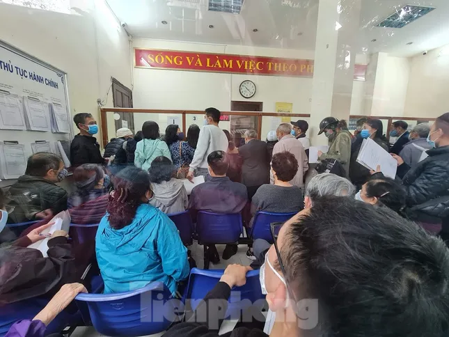 Lo mất thêm tiền, người dân Thủ đô đổ xô đi xóa nợ tiền sử dụng đất ảnh 3