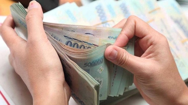 Nghỉ việc do sắp xếp bộ máy được hưởng ngay lương hưu kèm 2 chế độ ảnh 1