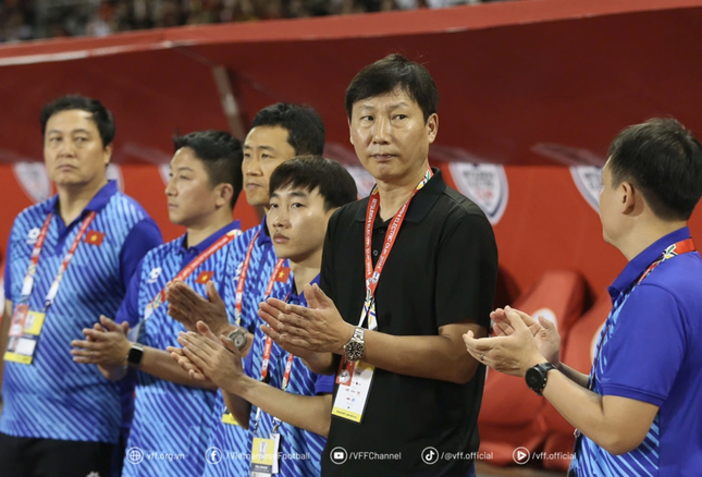 Vì sao đội tuyển Việt Nam liên tiếp chia tay các trợ lý của ông Kim Sang-sik sau ASEAN Cup 2024? ảnh 1