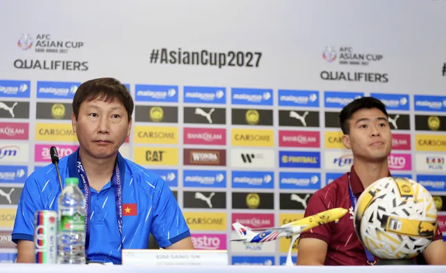 HLV Kim Sang-sik: Malaysia có tới 18 cầu thủ Việt Nam chưa từng biết đến ảnh 2