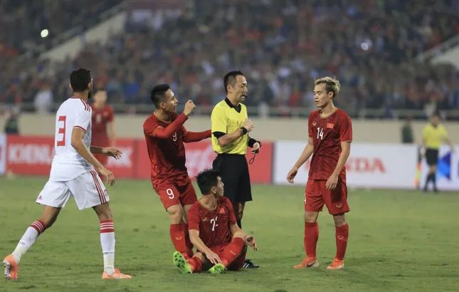 Lộ danh tính 2 trọng tài Nhật Bản được VPF thuê bắt cặp cầu &apos;đinh&apos; vòng 25 V-League ảnh 2