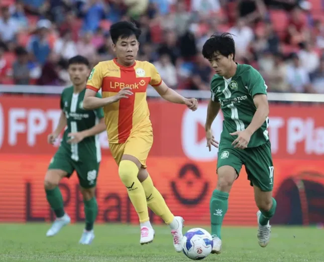 Công Phượng, Hoàng Đức toả sáng ở Gala V-League Awards 2024/25 ảnh 1