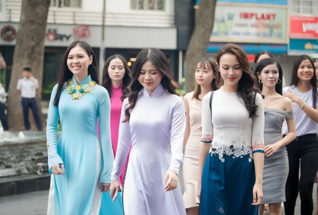 Sôi động ngày sơ khảo Hoa hậu phía Nam ảnh 1