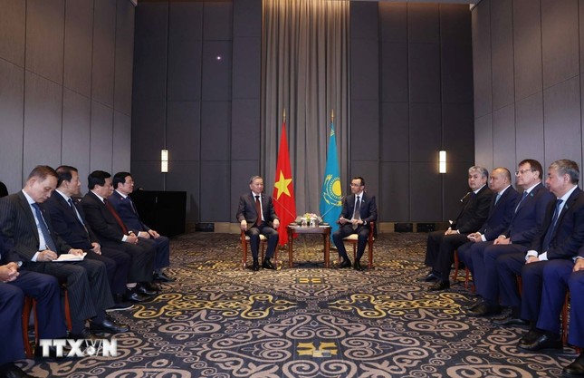 Tổng Bí thư Tô Lâm hội kiến Chủ tịch Thượng viện Kazakhstan ảnh 2