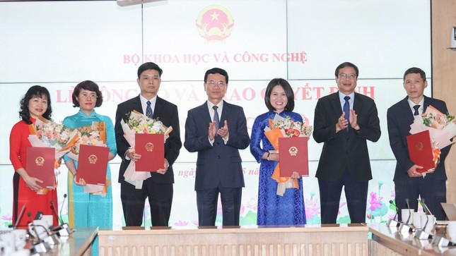 Điều động, bổ nhiệm nhân sự ở 4 Bộ ảnh 3