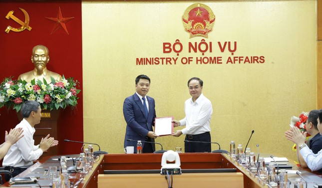 Điều động, bổ nhiệm nhân sự ở 4 Bộ ảnh 4