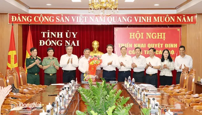 Công bố quyết định của Ban Bí thư về công tác cán bộ ảnh 1