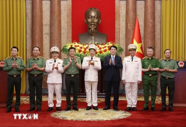 Ba Thứ trưởng Bộ Công an được thăng cấp bậc hàm Thượng tướng ảnh 2