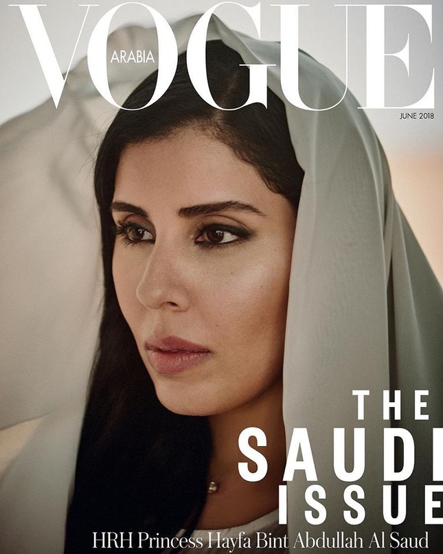 Đi tìm bí ẩn sau ảnh bìa tạp chí danh tiếng Vogue của công chúa Ả Rập ảnh 2