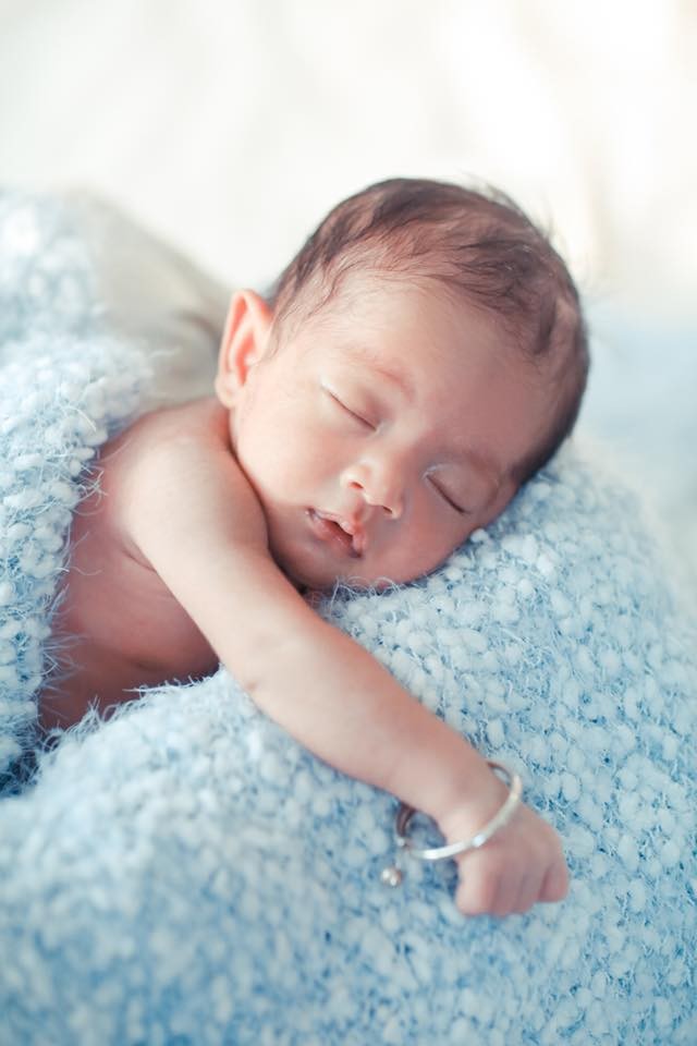Khánh Thi khoe ảnh gia đình hạnh phúc, lần đầu lộ mặt con gái út ảnh 2