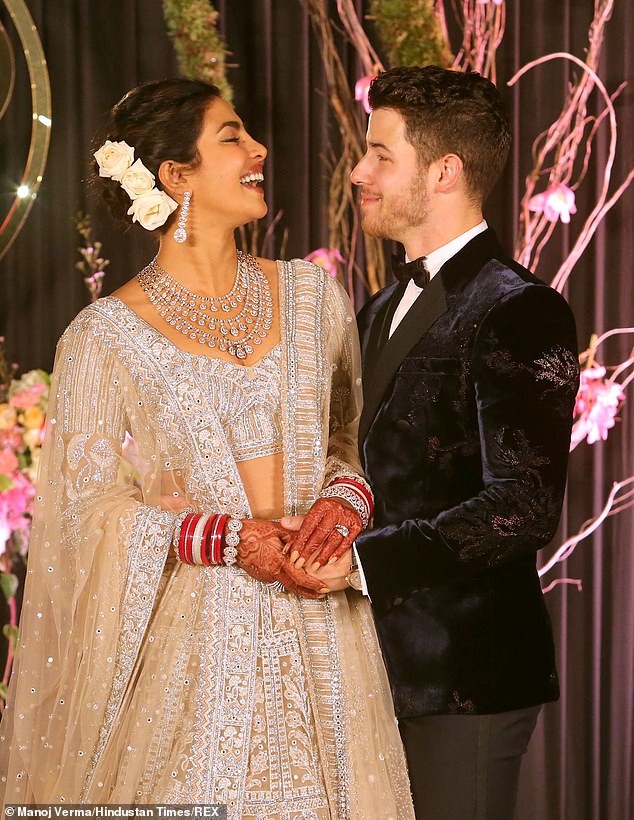 Hé lộ ảnh ‘đám cưới thế kỷ’ Nick Jonas và Hoa hậu Thế giới năm 2000 ảnh 4