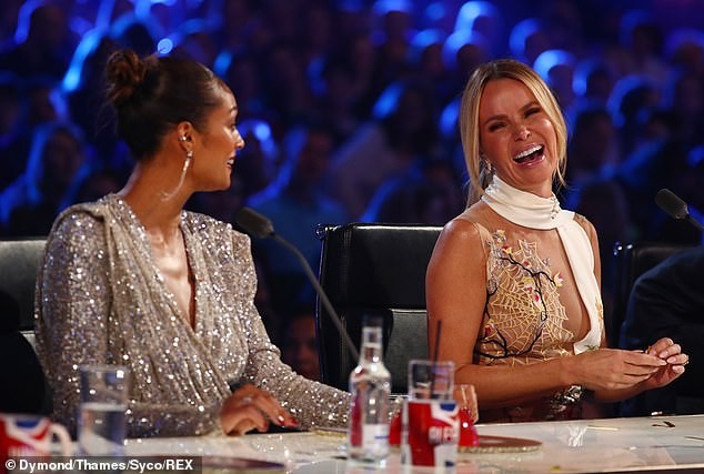 Giám khảo Britain's Got Talent hứng ‘gạch’ vì lộ ngực trên truyền hình ảnh 4