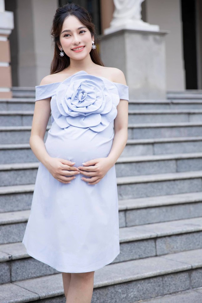 Bà xã Dương Khắc Linh liên tục đăng ảnh bầu vẫn có trai nhắn tin cưa cẩm ảnh 3