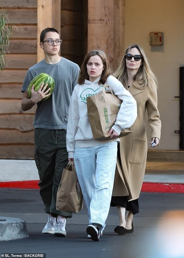 Angelina Jolie and Brad Pitt's son's appearance causes a stir photo 1