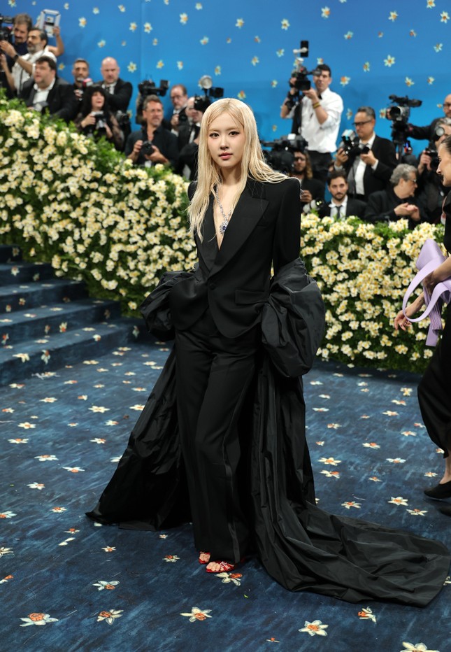 Không chỉ Lisa (BlackPink), Jennie và Rosé đều bị chê ảnh 4