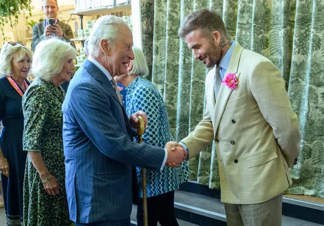 David Beckham được phong tước hiệp sĩ ảnh 1