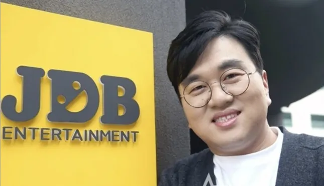 CEO công ty giải trí bị bắt quả tang ngoại tình với sao nữ ảnh 3