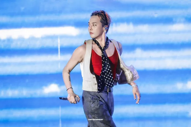 Tranh cãi thái độ của G-Dragon tại sân Mỹ Đình ảnh 1